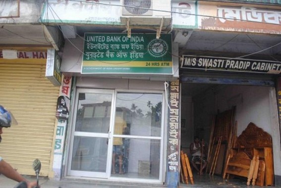 Technical fault in ATM machines troubles common man Technical fault in ATM machines troubles common man